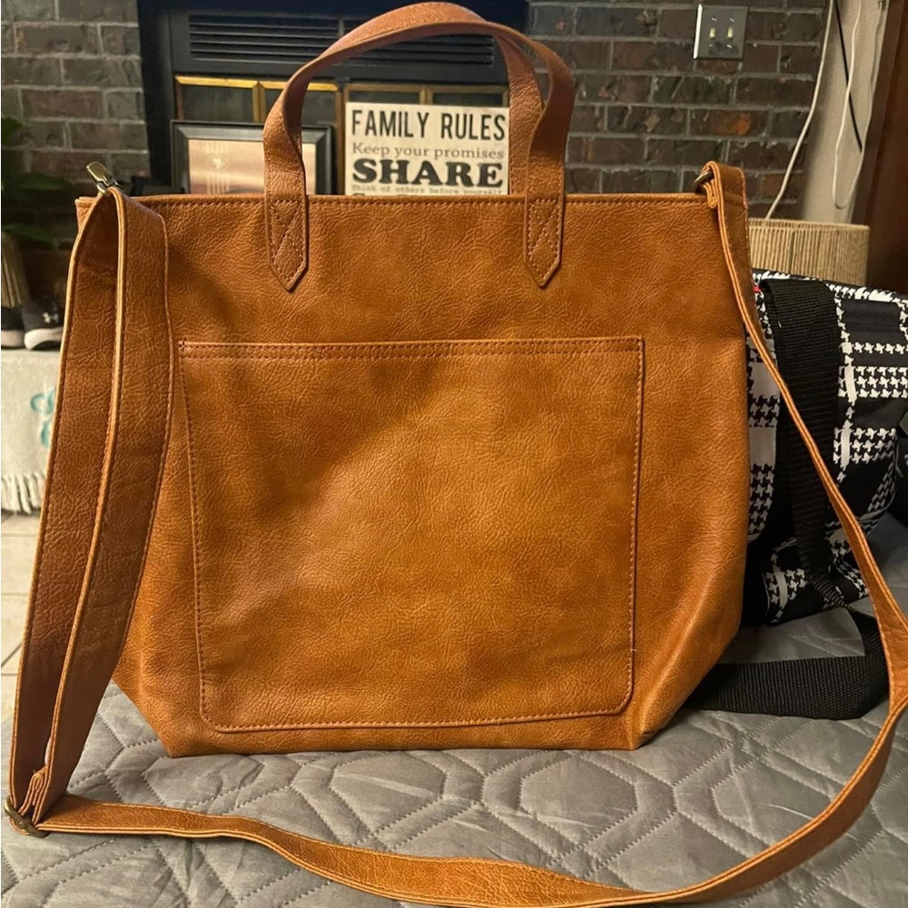 Like New Thirty One Window Shopper LTD Vegan Leather Caramel Distressed